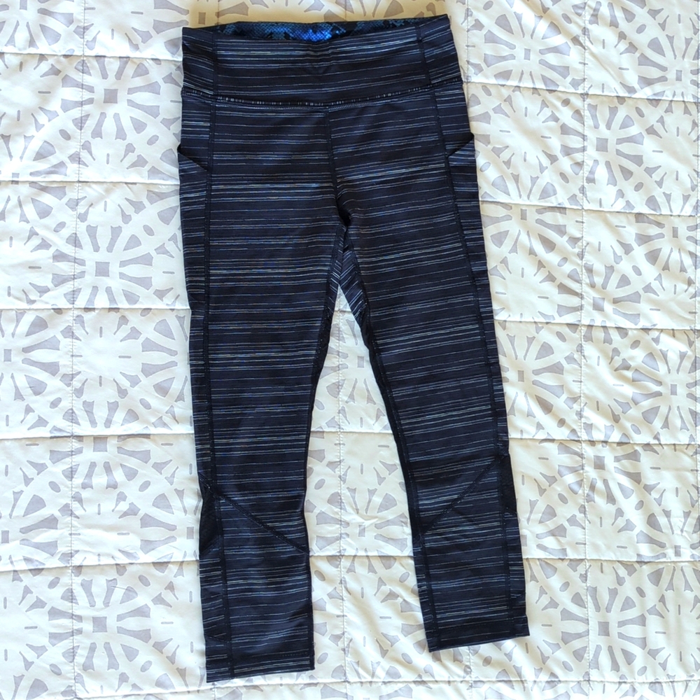 LULULEMON ATHLETICA Pace Rival Crop Legging in Navy Blue - Picture 2 of 9